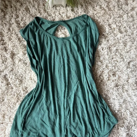 Stylish Green Women's Muscle Tee - Picture 3 of 4